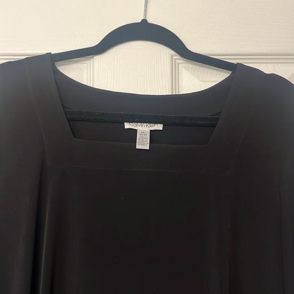 Calvin Klein women’s top. Size M. Square neckline. Long see through sleeves. - Picture 3 of 4